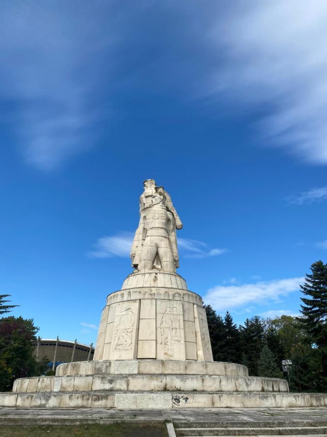 Еника Varna Exterior foto